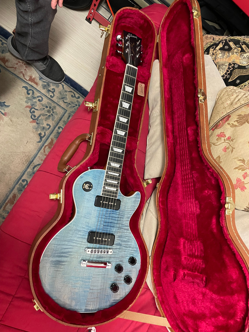 2018 Gibson Les Paul classic player plus Satin Ocean Blue SOLD